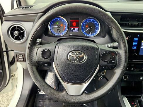 Used 2018 Toyota Corolla LE FWD image 13