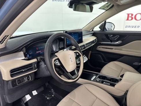 New 2026 Lincoln Corsair Premiere image 14