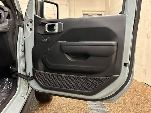 Used 2024 Jeep Wrangler Unlimited Rubicon 4xe w/ Technology Group AWD/4WD image 16