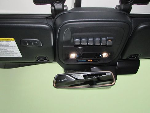 New 2025 Ford Bronco Badlands image 14