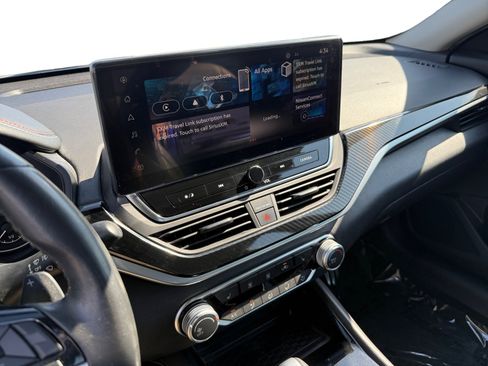 Used 2023 Nissan Altima 2.5 SR w/ SR Premium Package FWD image 9