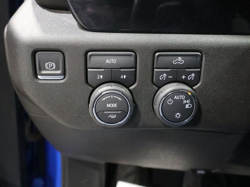 Used 2025 Chevrolet Silverado 1500 LT image 30