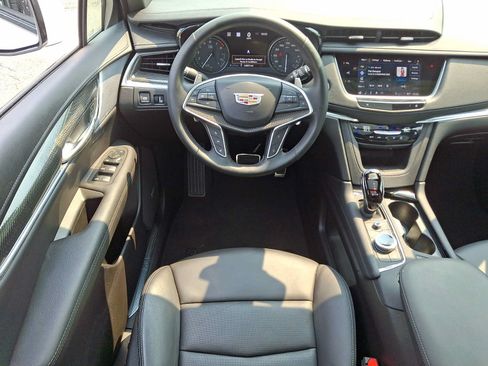 Certified 2025 Cadillac XT5 Sportv w/ Technology Package AWD/4WD image 12