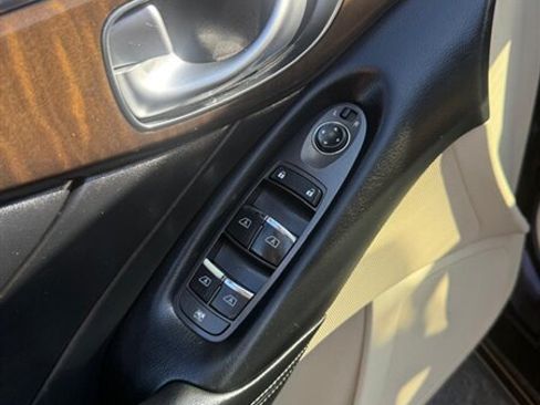 Used 2019 INFINITI Q50 Luxe RWD image 18