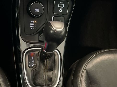 Used 2018 Jeep Compass Limited image 20