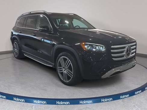 Used 2024 Mercedes-Benz GLS 450 4MATIC image 4