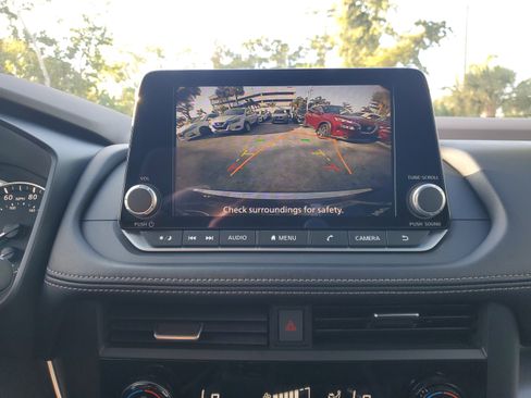 Certified 2023 Nissan Rogue SV image 8