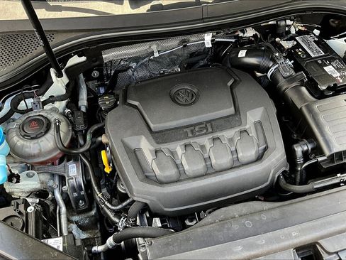 Used 2023 Volkswagen Tiguan SE AWD/4WD image 31