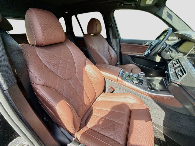 Used 2023 BMW X5 xDrive45e w/ Executive Package AWD/4WD image 25