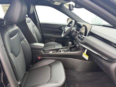 New 2026 Jeep Compass Latitude image 15