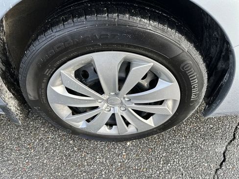 Certified 2023 Subaru Impreza 2.0i image 7