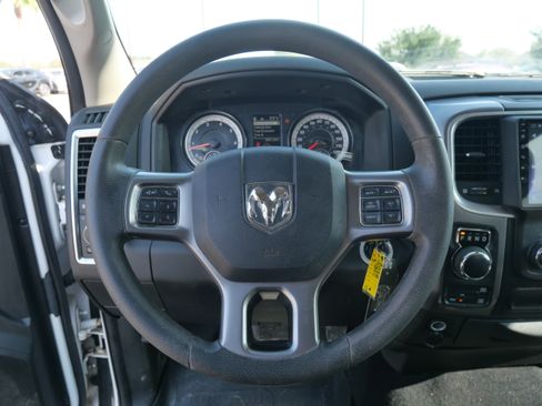 Used 2021 RAM 1500 Classic SLT image 11