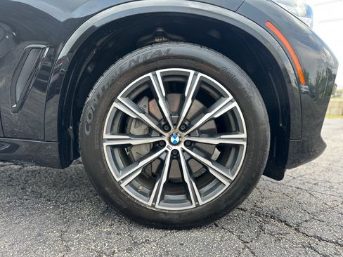 Used 2019 BMW X5 xDrive50i w/ M Sport Package AWD/4WD image 14