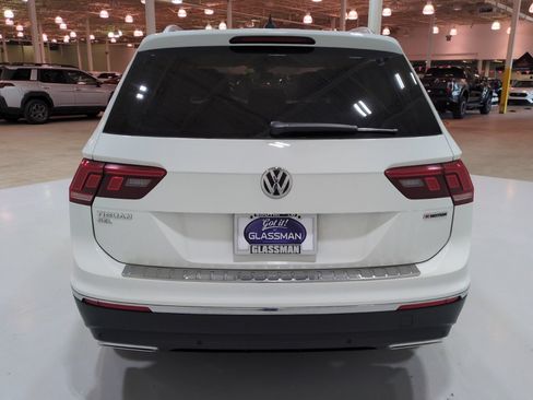 Used 2020 Volkswagen Tiguan SEL AWD/4WD image 4