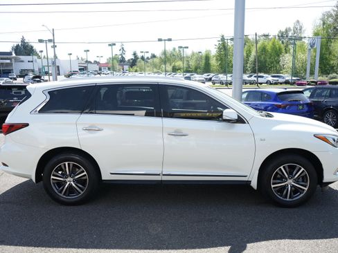 Used 2017 INFINITI QX60 Luxe w/ Premium Plus Package AWD/4WD image 6