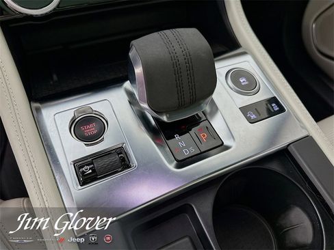 Used 2024 Jaguar F-PACE R-Dynamic S image 37