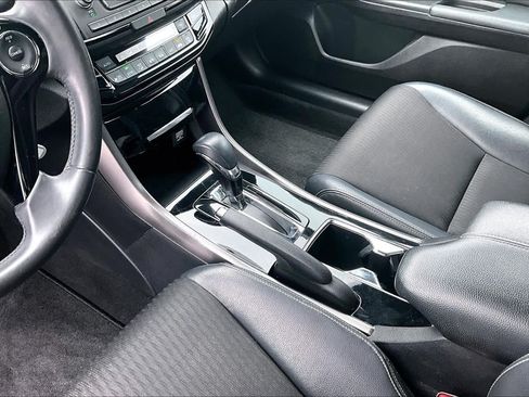 Used 2017 Honda Accord Sport image 17