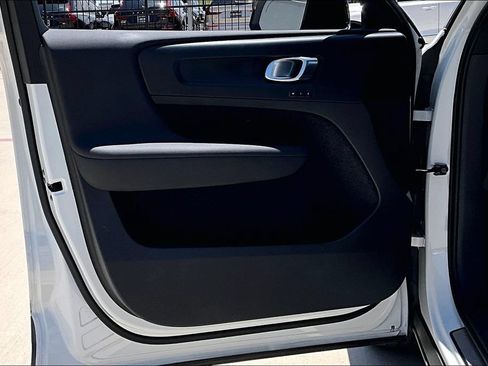 Certified 2023 Volvo XC40 Recharge Plus AWD/4WD image 22