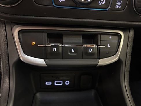 Used 2024 GMC Terrain SLT w/ Infotainment Package II AWD/4WD image 27