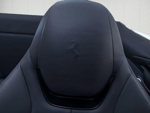 Used 2019 Ferrari Portofino RWD image 37