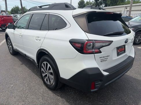 Used 2022 Subaru Outback Premium AWD/4WD image 5