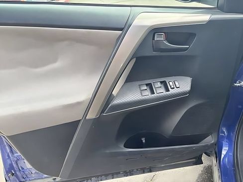 Used 2015 Toyota RAV4 LE AWD/4WD image 13