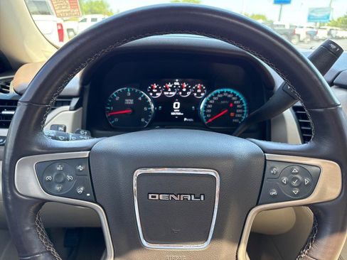 Used 2017 GMC Yukon Denali w/ Open Road Package RWD image 31