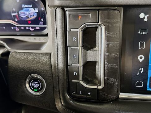 Used 2023 GMC Yukon XL Denali AWD/4WD image 15