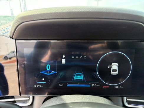 Used 2024 Hyundai Elantra Limited image 19