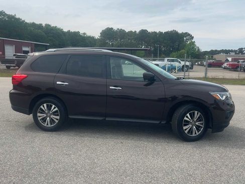 Used 2019 Nissan Pathfinder SL FWD image 8