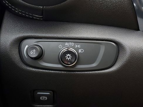 Used 2025 Chevrolet Blazer LT image 31