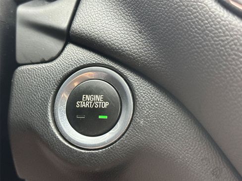 Used 2018 Chevrolet Equinox LT AWD/4WD image 28