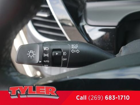 Used 2025 Kia Seltos S AWD/4WD image 22