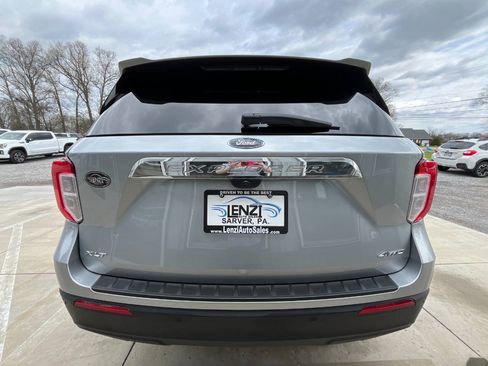 Used 2023 Ford Explorer XLT AWD/4WD image 6
