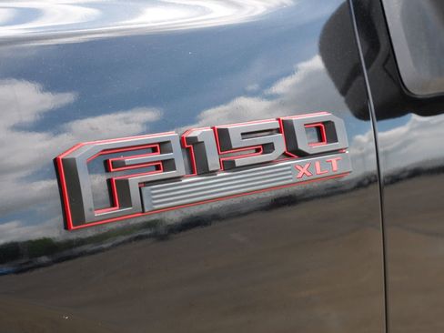 Used 2016 Ford F150 XLT w/ Equipment Group 302A Luxury image 21