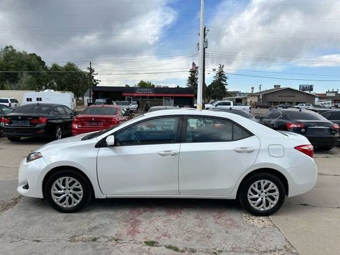 Used 2018 Toyota Corolla LE FWD image 4