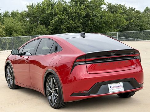 Used 2023 Toyota Prius Limited w/ Limited Premium Package FWD image 4