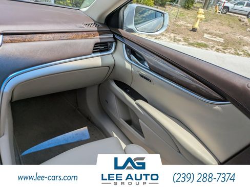 Used 2014 Cadillac XTS Luxury FWD image 13