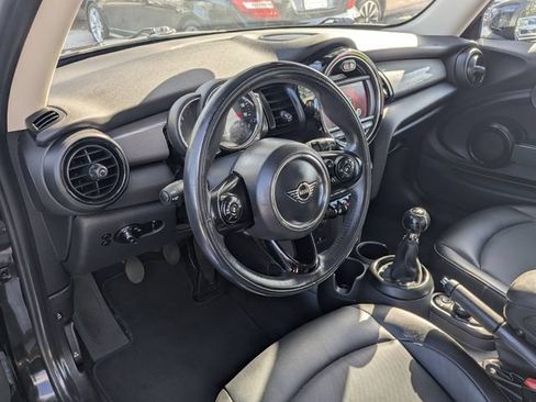 Used 2021 MINI Cooper 2-Door Hardtop FWD image 11