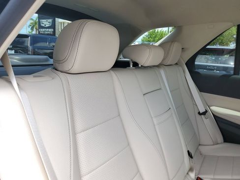 Used 2024 Mercedes-Benz GLE 450e 4MATIC image 25
