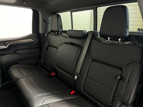 Used 2025 GMC Sierra 1500 Denali AWD/4WD image 23