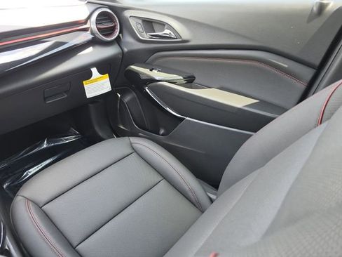 New 2026 Chevrolet Trax RS w/ Sunroof Package FWD image 17