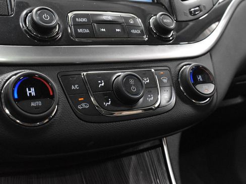 Used 2019 Chevrolet Impala LT image 19