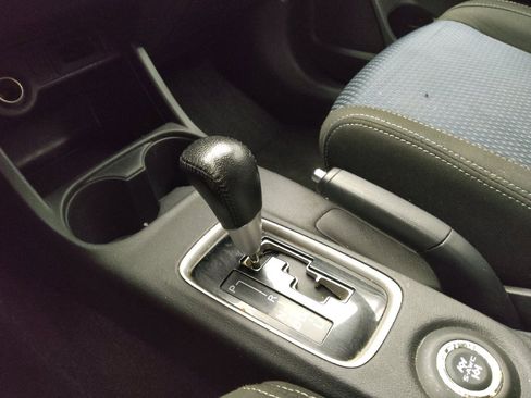 Used 2016 Mitsubishi Outlander SE image 26