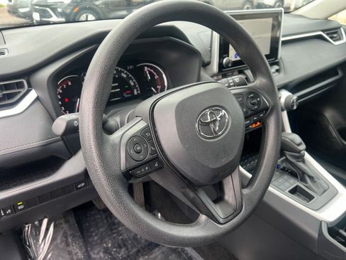 Used 2025 Toyota RAV4 XLE image 29