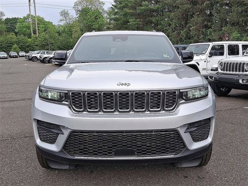 New 2025 Jeep Grand Cherokee Laredo X w/ Luxury Tech Group I image 2