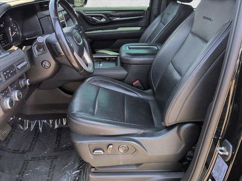 Used 2021 GMC Yukon Denali w/ Denali Premium Package AWD/4WD image 24