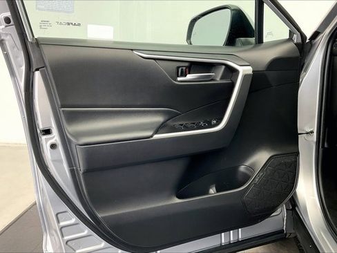 Used 2022 Toyota RAV4 XLE image 26
