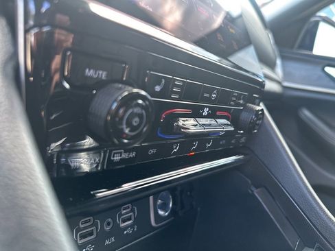 Used 2025 Jeep Grand Cherokee L Limited image 30