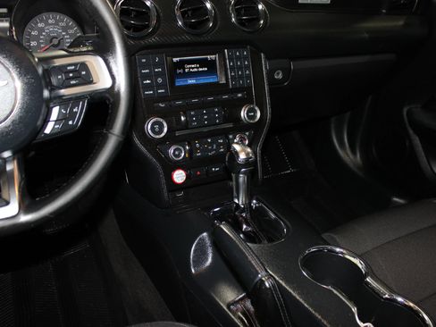 Used 2016 Ford Mustang Coupe RWD image 23